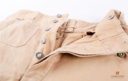 null Short Afrika Korps, toile sable, deux poches en biais devant, deux poches plaquées...