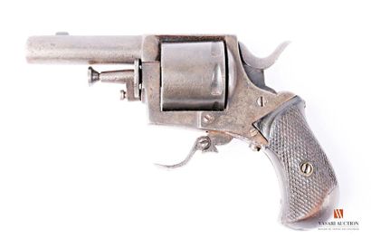 null Revolver British Bulldog , fabrication liégeoise, calibre 320, canon rayé, chargement...