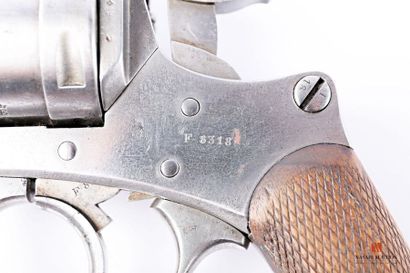 null Revolver réglementaire modèle 1873, calibre 11 mm, rayures bien présentes, marqué...