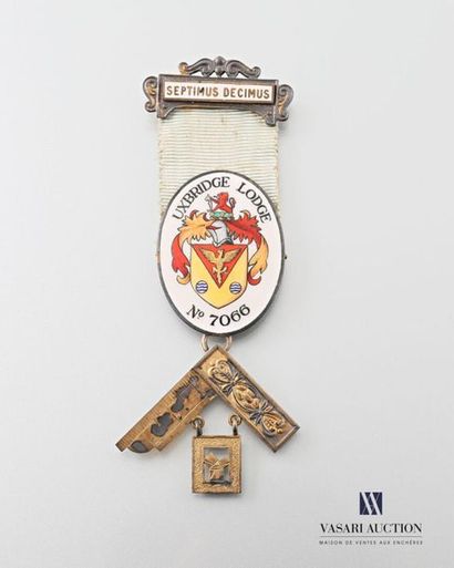 null MIDDLESEX - Uxbridge Lodge Silver
medal of "Uxbridge Lodge No. 7066" in a medallion...