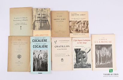 null Lot comprising ten volumes: Set of small old works, various formats with stapled...