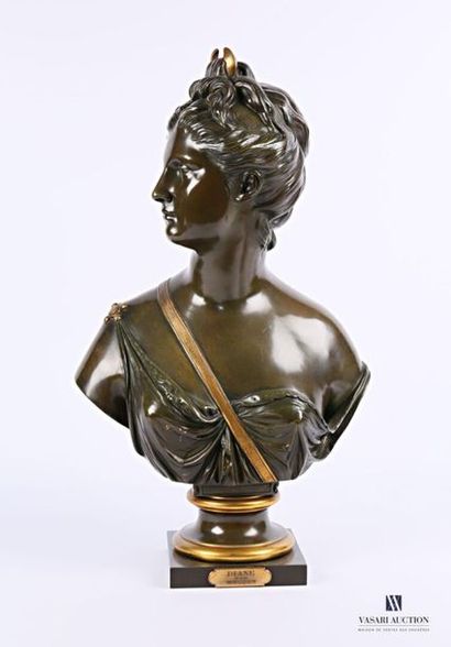 null HOUDON From
Bust of Diane Chasseresse
Bronze with double brown and gold patina
Top....