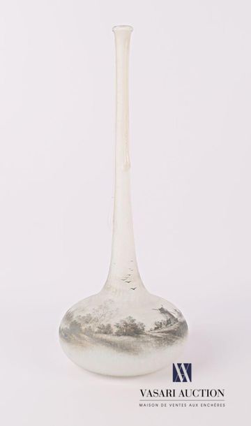 null DAUM - Nancy
Soliflore vase in frosted glass with grisalle decoration of a lake...