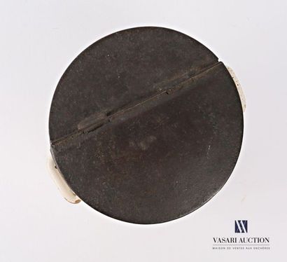 null Tobacco jar marked Fine earthenware tobacco, metal lid
18th century
(cracks)...