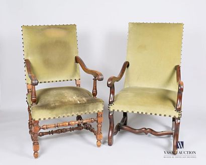null Two armchairs in natural wood, the first one moulded and carved, the back straight,...