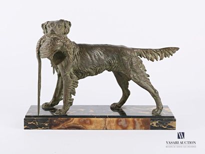 null MOIGNIEZ Jules (1835-1894), after
Spaniel holding a pheasant in its mouth
Regulator
Marble...