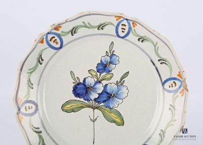 null Nevers- Late 18th Century Earthenware plate with polychrome decoration in the...