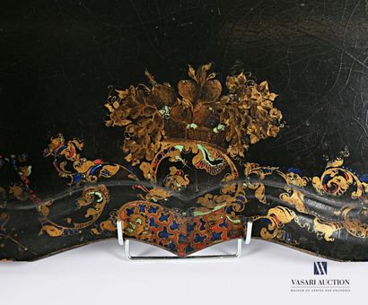 null Two trays in boiled and black lacquered cardboard with polychrome and gold decoration...