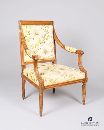 null Moulded and carved natural wood armchair, straight back, armrests with cuffs,...