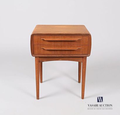 null Johannes ANDERSEN (1903 - 1991)
Teak bedside table, rounded corners, it opens...