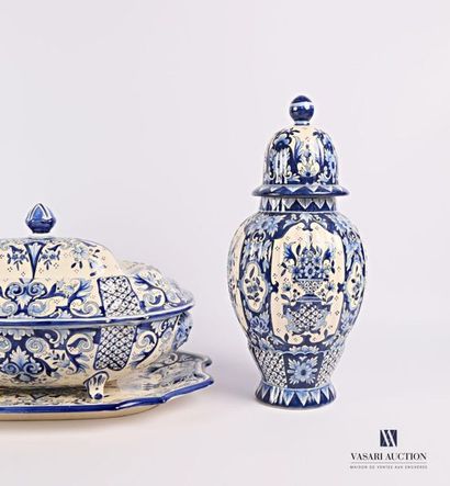 null Earthenware set consisting of a tureen and two covered pots decorated with floral...