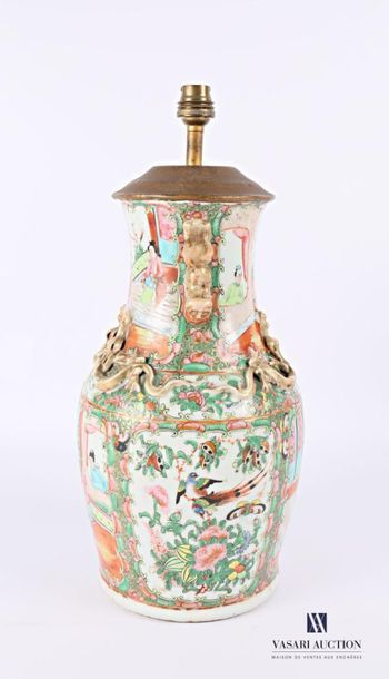 null CHINA - Canton
Porcelain lamp base in baluster shape with polychrome enamel...