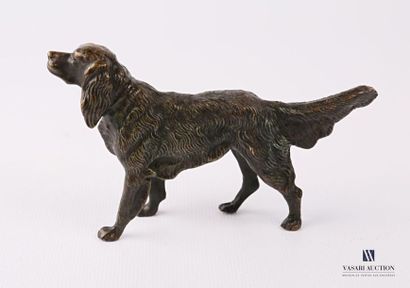 null Bronze subject with brown patina showing a hunting dog.
Top. 7,5 cm - Width...