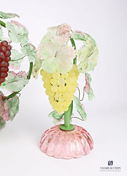 null CESARE TOSO
Set of Murano glass luminaires consisting of a large fruit basket...