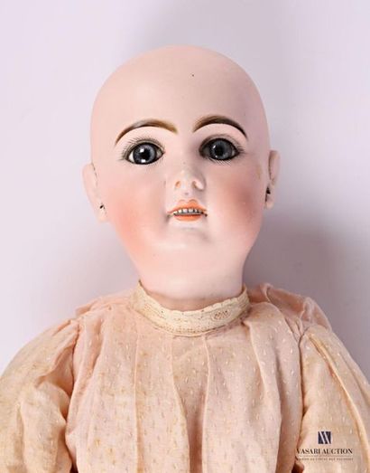 null French doll, with bisque head, open mouth, unmarked, JUMEAU type, marked "9"...