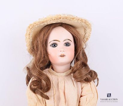 null French doll, with bisque head, open mouth, unmarked, JUMEAU type, marked "9"...