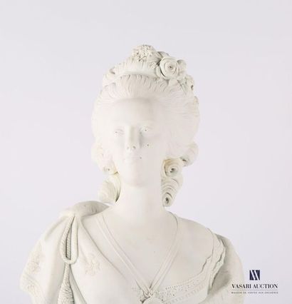 null Bust of Marie Antoinette in biscuit after the work of Félix Lecomte, it rests...