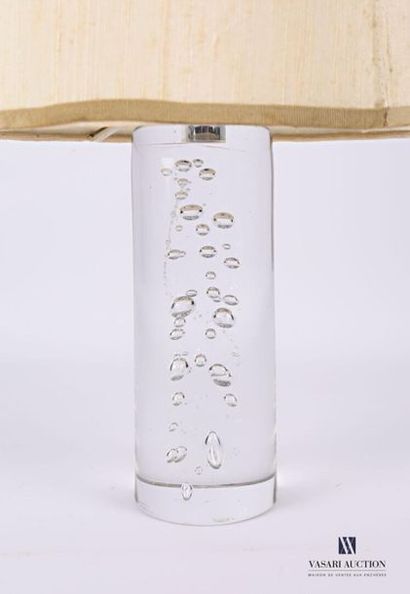 null DAUM France
Moulded crystal lamp base in tubular shape decorated with bubbles.
Signed...