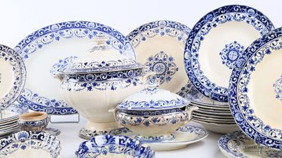 null BORDEAUX - Manufacture Jules Vieillard
Fine earthenware dinner service with...