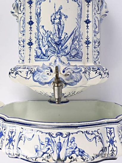 null BORDEAUX - Jules Vieillard Manufacture de
Important fine earthenware fountain...