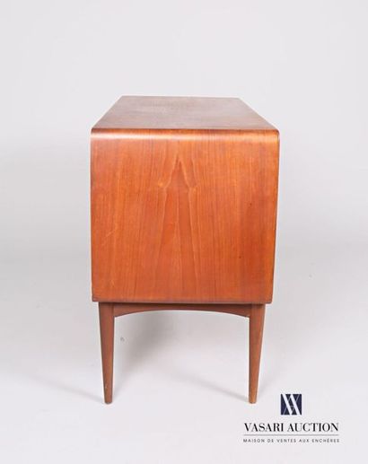 null Johannes ANDERSEN (1903 - 1991)
Teak chest of drawers with rounded corners,...