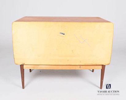 null Johannes ANDERSEN (1903 - 1991)
Teak chest of drawers with rounded corners,...