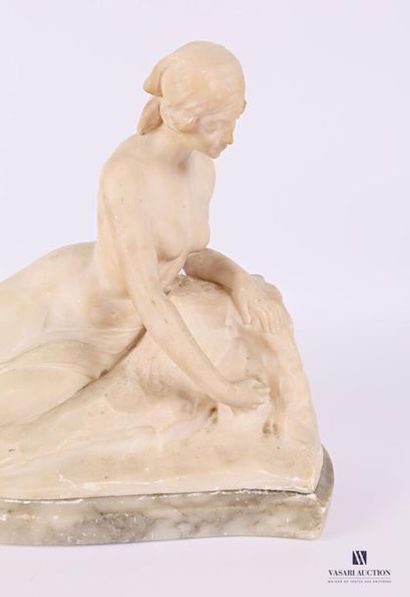 null PAPUCCI G
Woman languishing on a rock
Sculpture in alabaster
Signed on the reverse
(uncoupled...