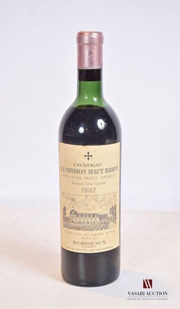 null 1 bouteille	Château LA MISSION HAUT BRION	Graves GCC	1957
	Et. un peu tachée...