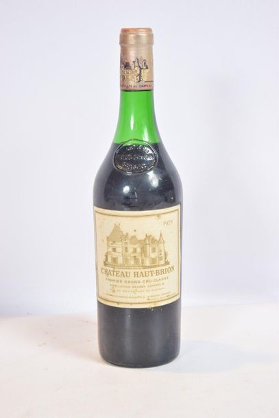 null 1 bouteille Château HAUT BRION Graves 1er GCC 1972
Et.: 1 tachée. N : 4,5 c...