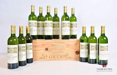 null 12 bouteilles	Château LA LOUVIÈRE	Graves blanc	2000
	Et. excellentes. N : 3...