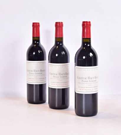 null 3 bottlesChâteau HAUT BAILLYGraves GCC1995
And.: 1 impeccable, 2 a little stained...