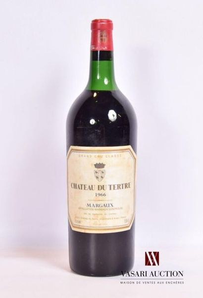 null 1 magnumChâteau DU TERTREMargaux GCC1966
Et. faded and stained. N: high sho...