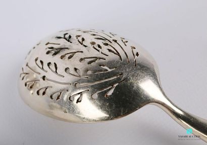 null Silver-plated metal set comprising a ladle, a serving spoon and a table spoon,...