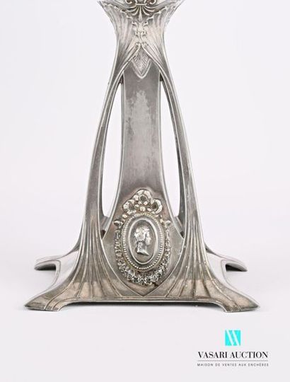 null Condiment bowl in silvery metal, the base decorated with sinuous vegetal stems...