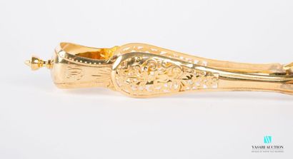 null Pince à sucre en argent doré (1819-1838), les bras piriforme ajouré dans leur...