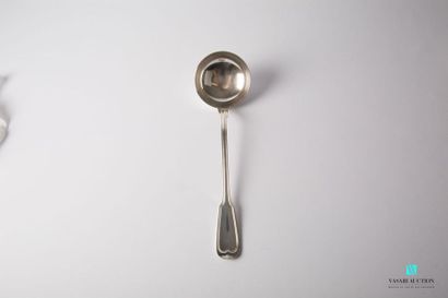 null Silver plated metal ladle, the handle decorated with nets.
Length: 31,5 cm 