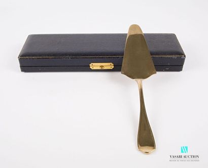 null Pie server in gold-plated metal, the handle hemmed with a thread.
In its ca...