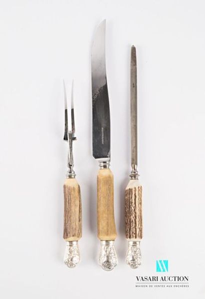 null Cutlery service cover and its rifle, the handle in antler, the silver plated...