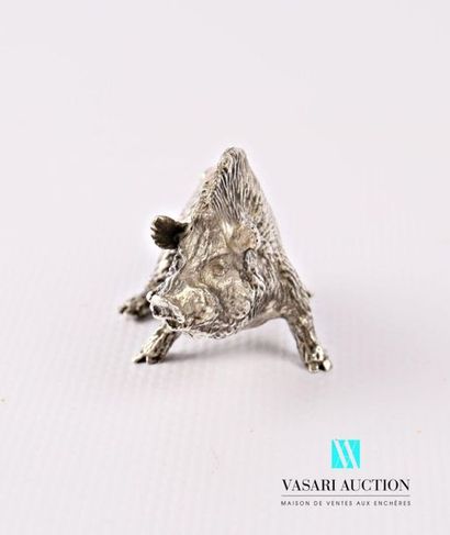 null Silver subject featuring a boar
Top. : 3 cm - Width : 5 cm - Weight : 66,37...