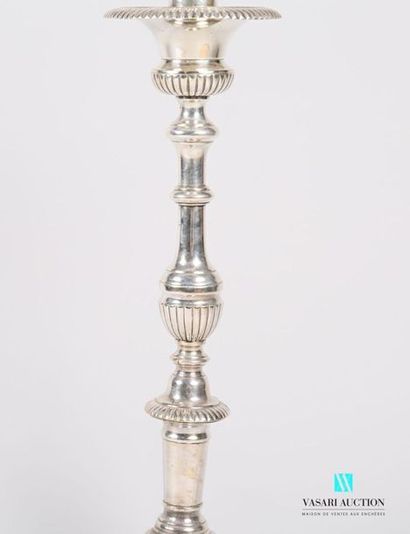 null Lamp base in silver metal, the shaft decorated with a frieze of recessed gadroons...