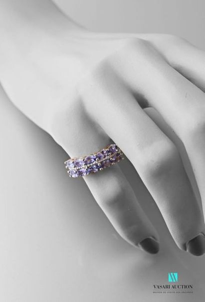 null Bague jonc en argent ornée de deux lignes de tanzanites de taille ovale
Poids...