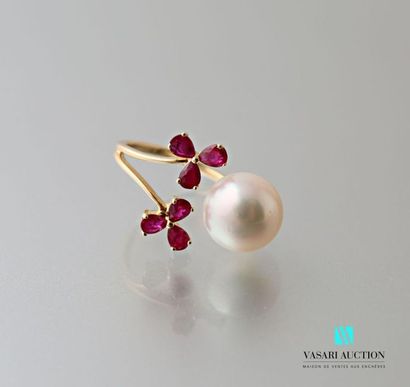 null Ring "toi et moi" in yellow gold 750 thousandths adorned with a cultured pearl...
