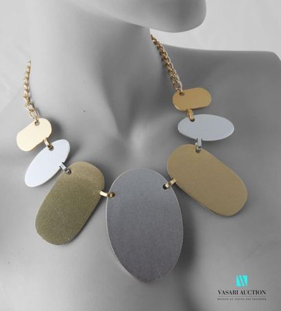 null Necklace in gold and silver plated metal with pebbles 
Length : 48 cm 