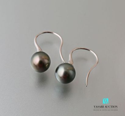 null Pair of 925 sterling silver earrings decorated with a tahitian pearl 
Gross...