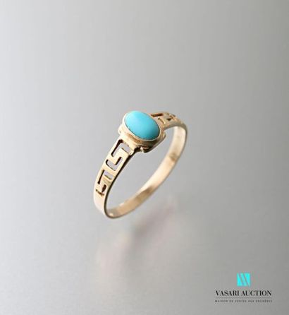 null Ring in 585 thousandths (14 carats) gold with Greek pierced decoration, centered...
