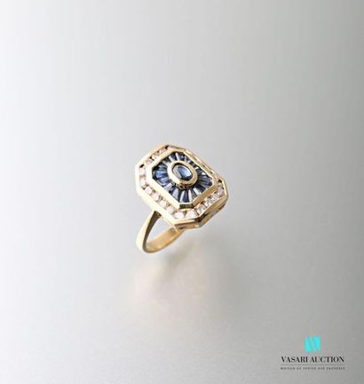 null Ring in 750 thousandths yellow gold, oval sapphires and baguette ring surrounded...