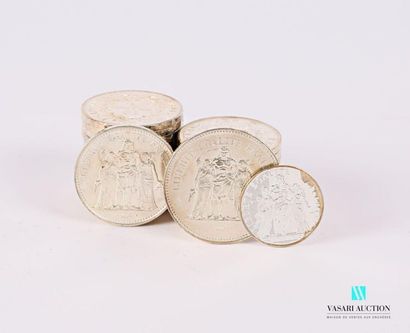 null Lot de pièces en argent comprenant vingt-cinq pièces de 10 francs (1965 x 13,...