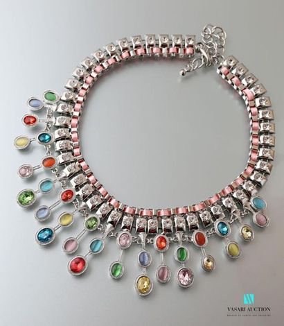null Metal necklace decorated with rhinestones and rhinestones.
