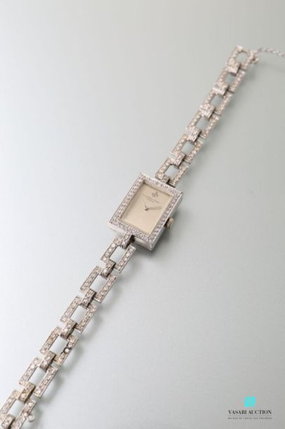  Audemars Piguet, montre bracelet de dame en or gris 750 millièmes. Boitier rectangulaire,...
