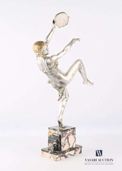 null CARLIER Émile (1849-1927), after
Tambourine dancer
Regulator with silver patina...